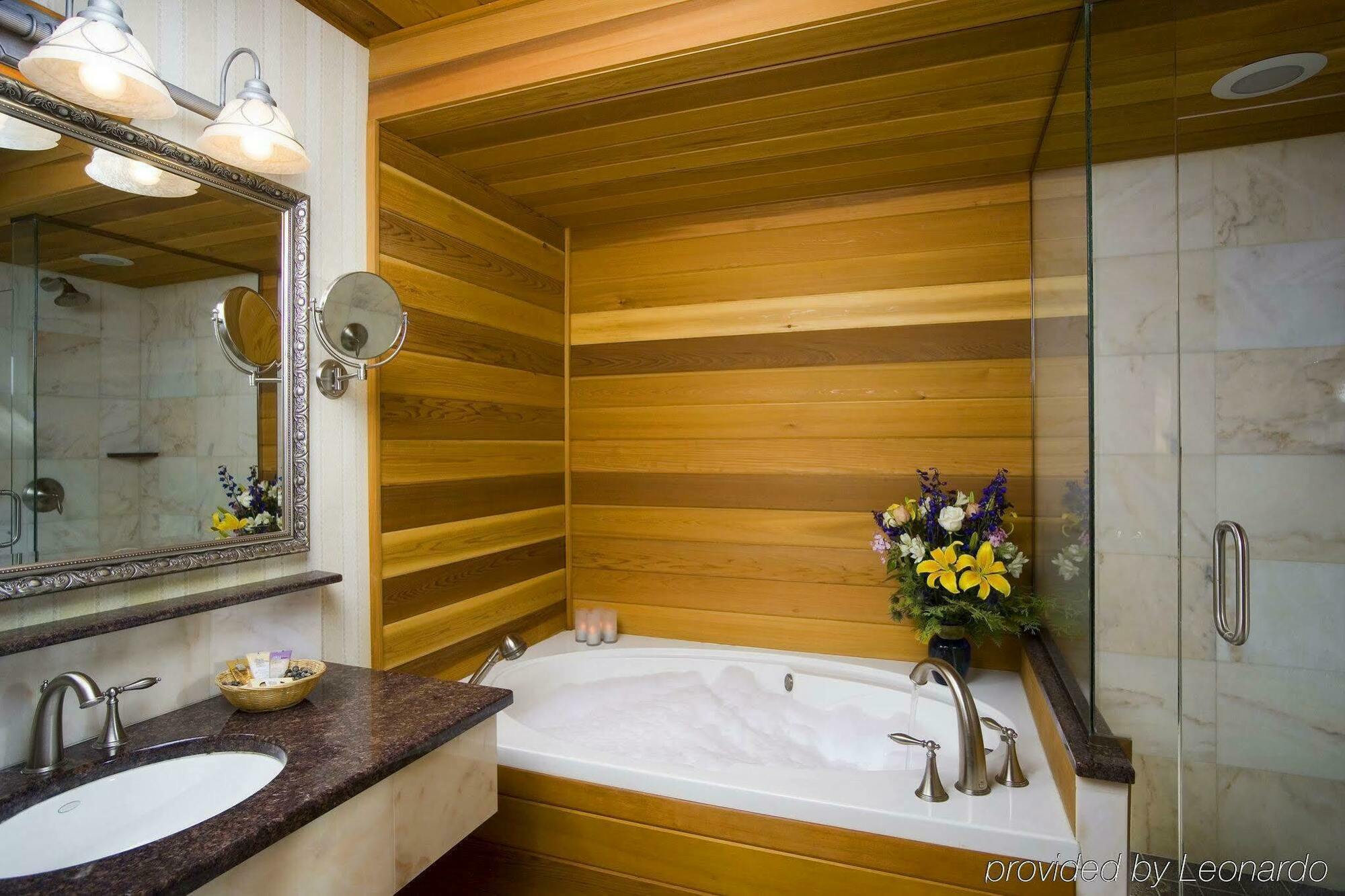 Golden Arrow Lakeside Resort Lake Placid Room photo